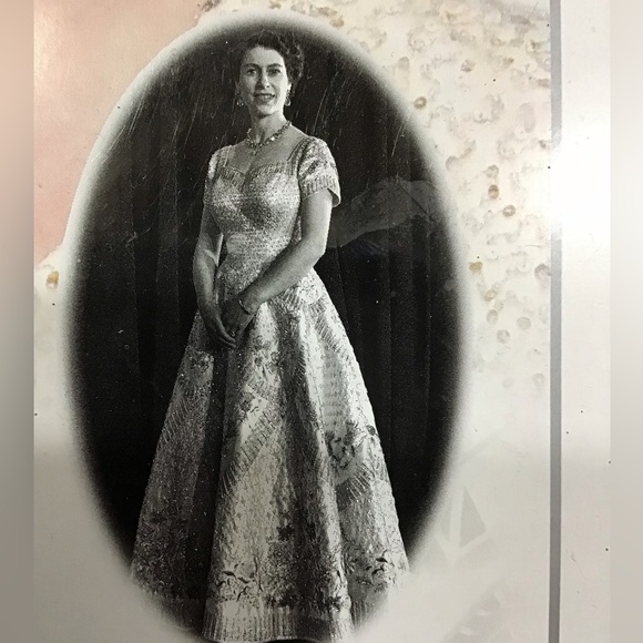 Queen Elizabeth II - Shortbread Tin - Collector’s Item - Picture 3 of 8